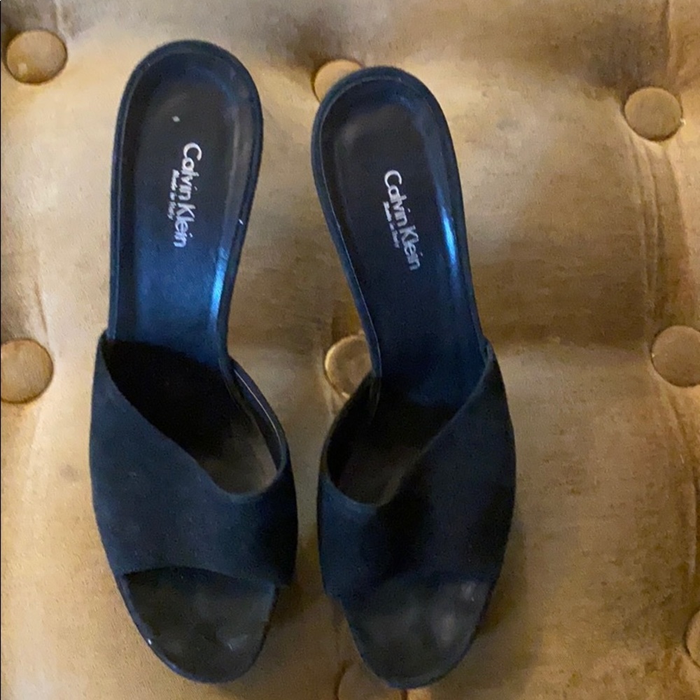 Sexy suede 4” platform Calvin Klein